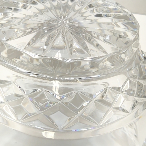 Vintage Cut Glass Bowl – Etched Leaf & Starburst Design - Picture 4 of 5